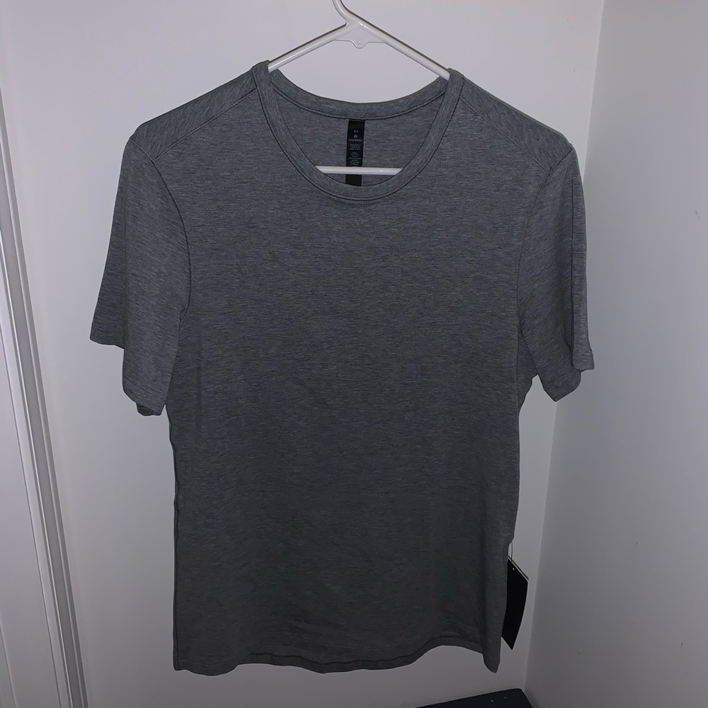 Lululemon t-shirt